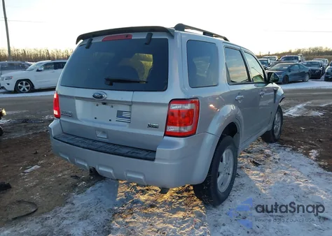 2010 Ford Escape Xlt z USA, uszkodzony, nr VIN 1FMCU9DGXAKD25026
